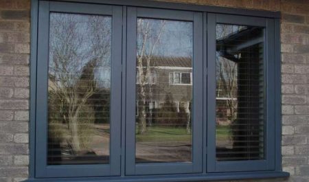 Выбор между белыми и цветными окнами — какие лучше ставить?