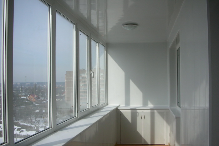 Фото остекленного балкона теплым методом