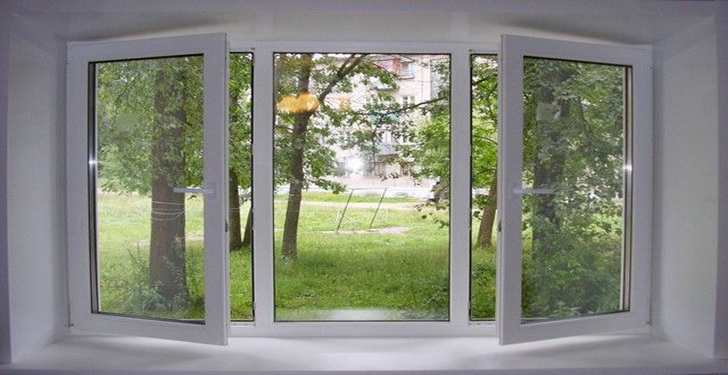 Plastikovye-okna-v-interere-kvartiry