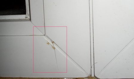 Почему лопнул профиль пластикового окна? Причины появления и методы устранения
