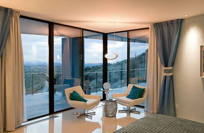 гостиная с панорамным стеклами